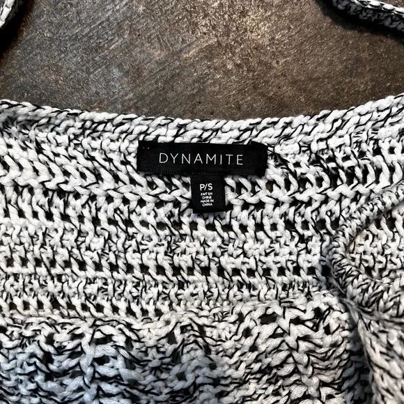 Dynamite knit crop top size small - Picture 3 of 4